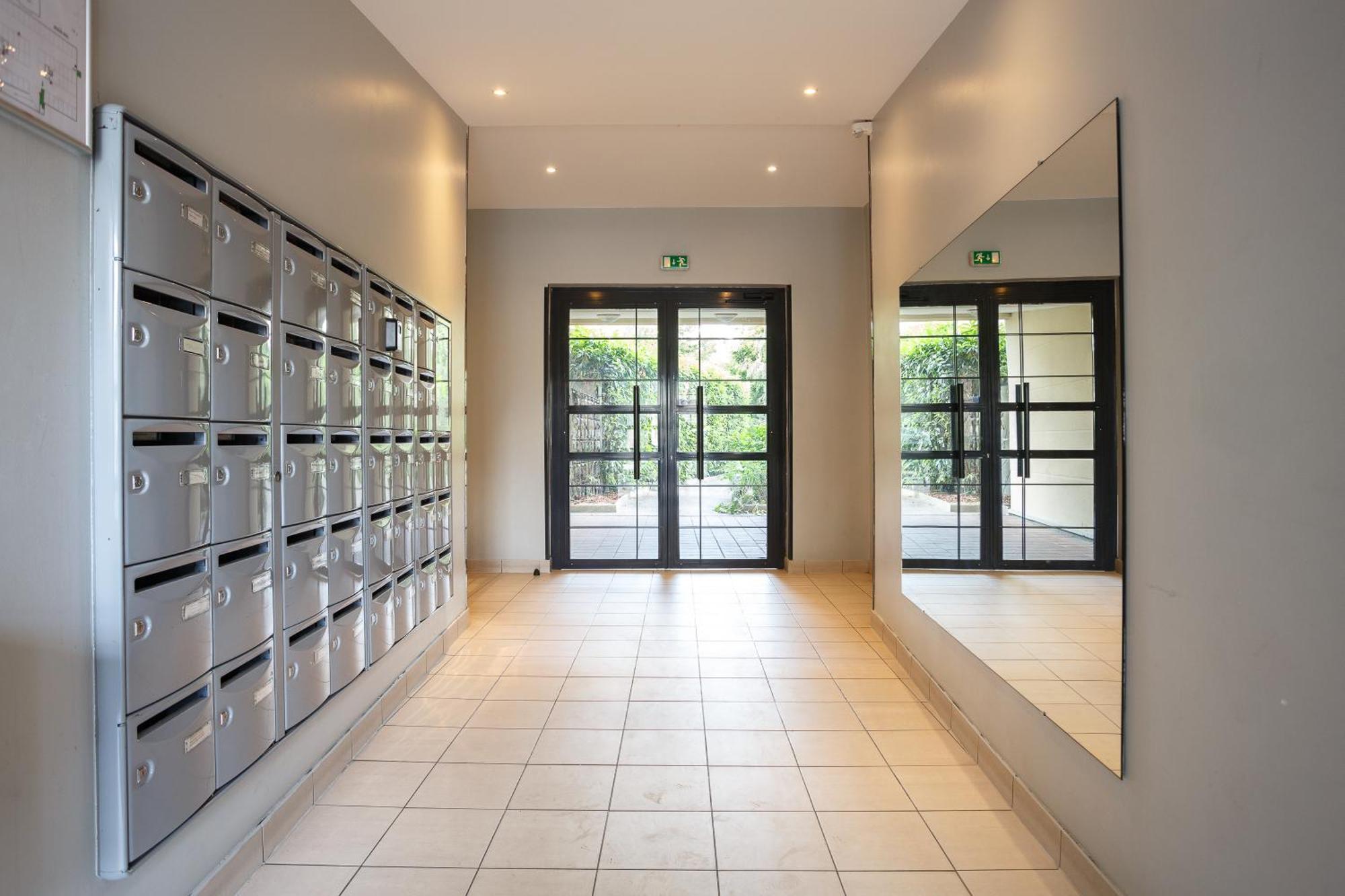 Appartement Cosy Pres De Paris Avec Vue Sur La Tour Eiffel - Parking & Wifi 아르장퇴유 외부 사진